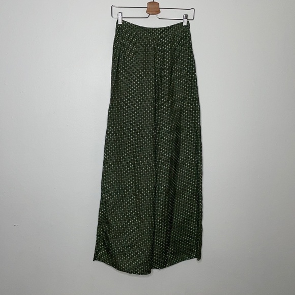 Fame and Partners Cropped Top Pant Set Sz 2 - Picture 16 of 16